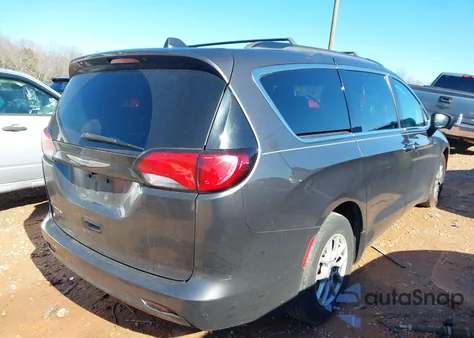 2017 Chrysler Pacifica Touring z USA, uszkodzony, nr VIN 2C4RC1DG6HR722909